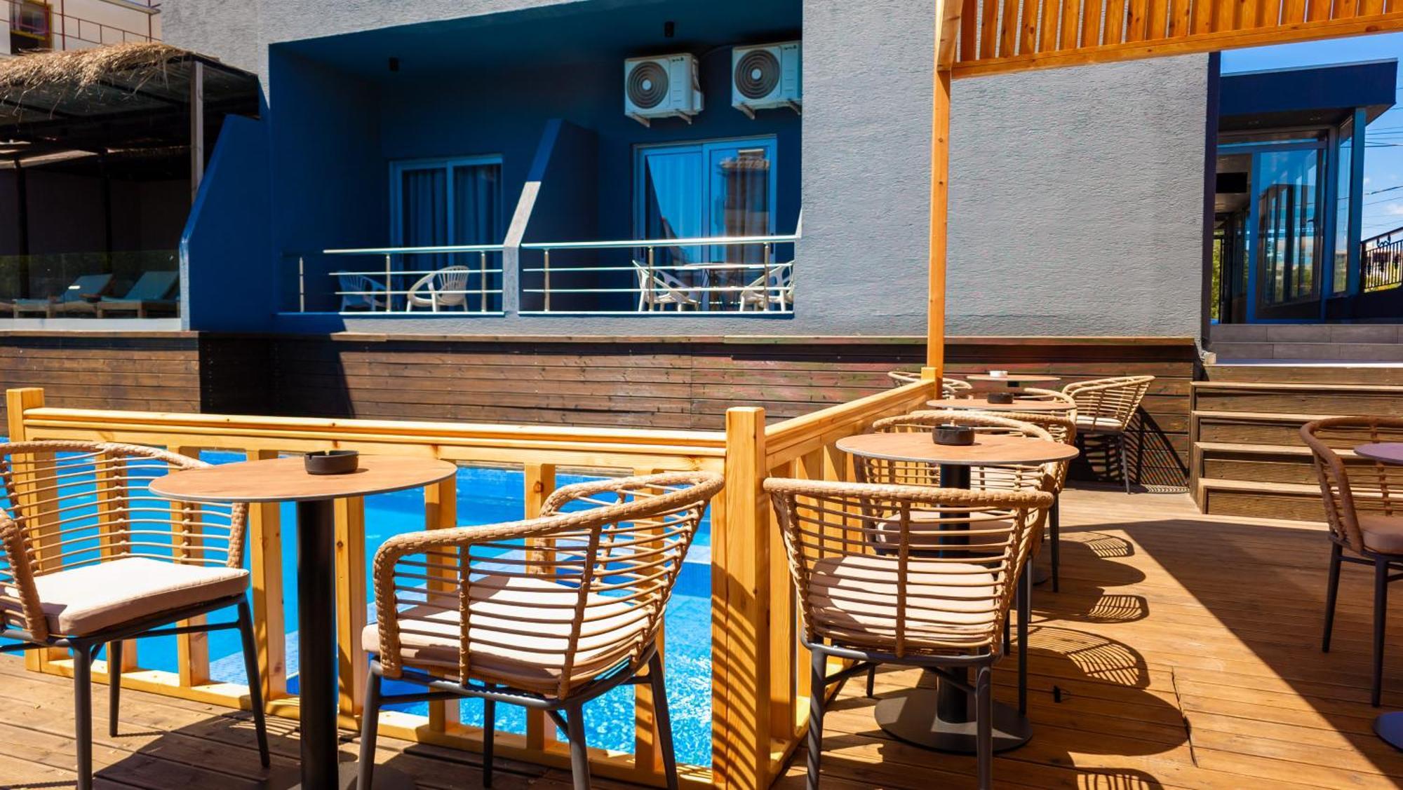 Hotel Piramida Ксамил Екстериор снимка