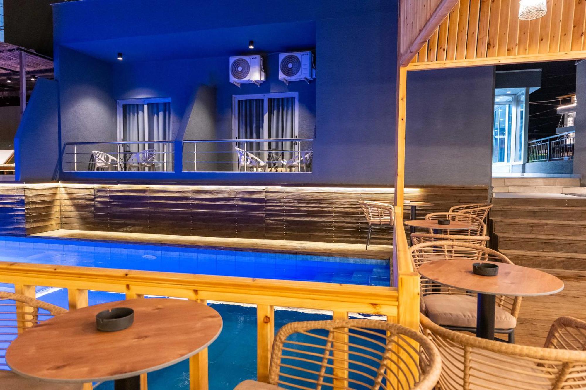 Hotel Piramida Ксамил Екстериор снимка